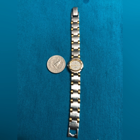 (933)Vintage Ladies Citizen CQ Two Tone Gold & Silver Quartz Watch…. - Picture 13 of 14